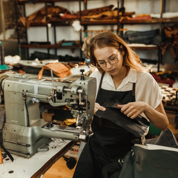 皮包定制生產箱包的工廠 皮具行業十大加工廠!加盟